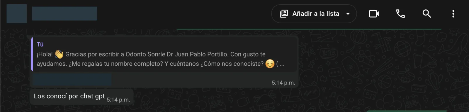 WhatsApp screenshot: a patient answers “Los conocí por chat gpt” (I found you through ChatGPT) when the practice asks how they heard about it.